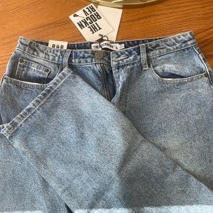 The Rockn Rev mom jeans from Nasty Gal
